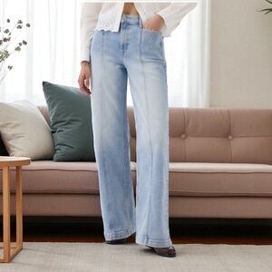 Gap High Rise Stride Wide Leg Jeans Light Wash size 27 / 4
